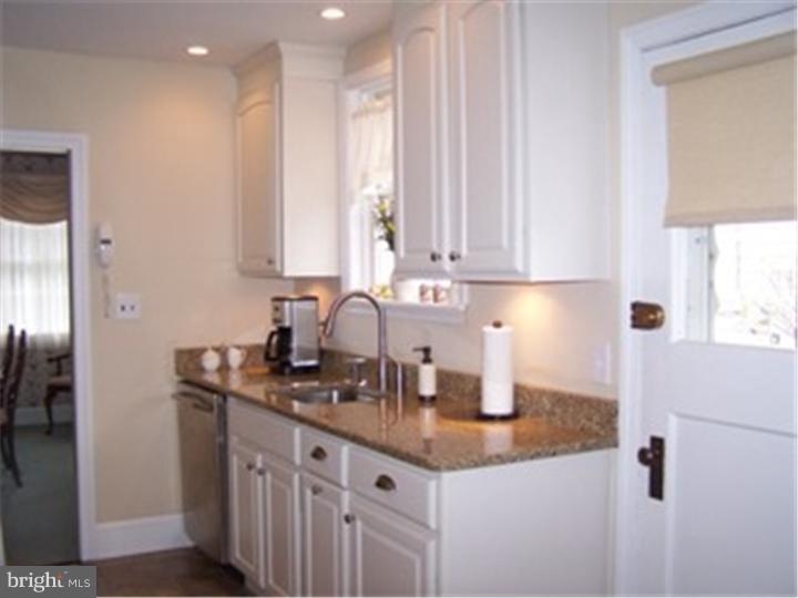135 Upland Road Havertown, PA 19083 - Photo 11 of 25 Kitchen