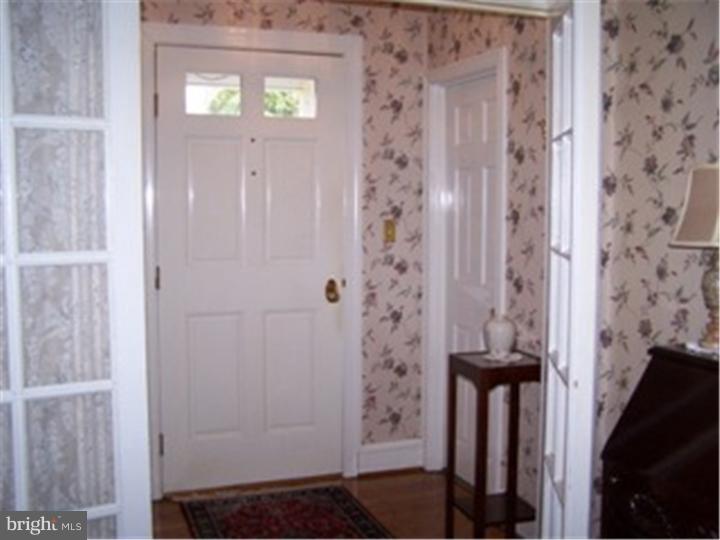135 Upland Road Havertown, PA 19083 - Photo 4 of 25 Foyer