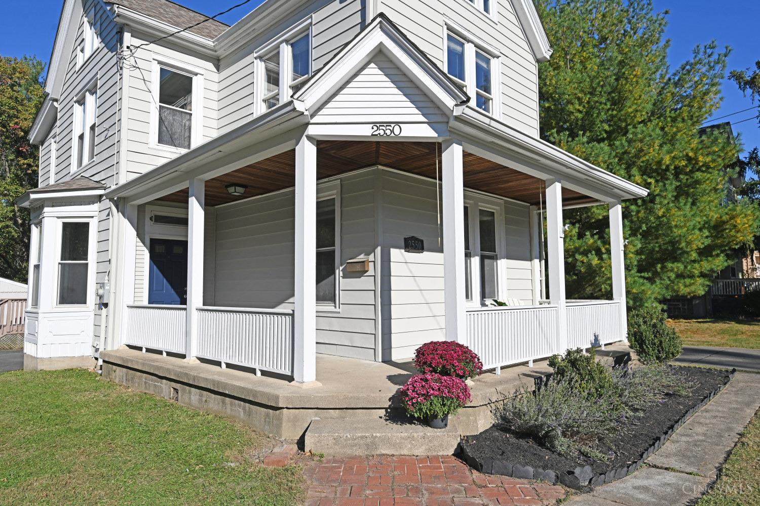 2550 Ridgeland Place Cincinnati, OH 45212 - Photo 3 of 39 Gallery Image 3