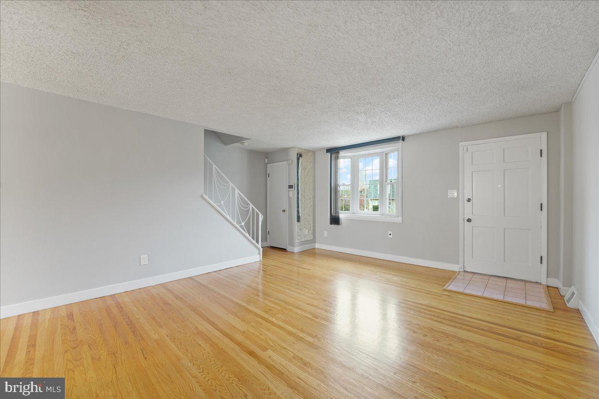 4010 Worrilow Road Brookhaven, PA 19015 - Photo 4 of 27