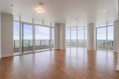 $1,120,000 | 750 Park Avenue Northeast, Unit 29S, Atlanta, GA 30326
