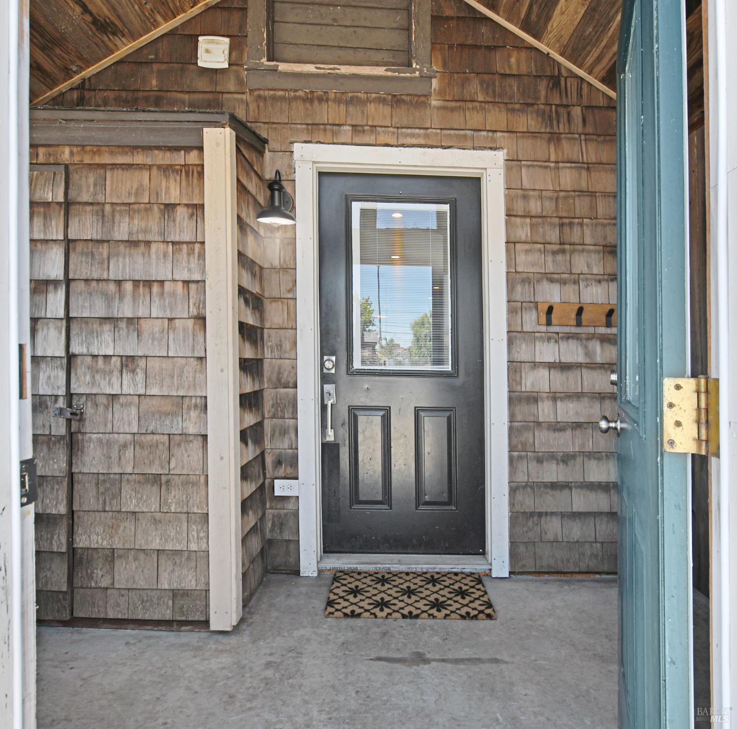866 Yuba Drive Santa Rosa, CA 95407 - Photo 34 of 73 COTTAGE MUDROOM ENTRY LEADING TO UNIT