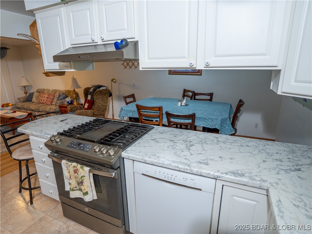 1070 Old Nonsuch Road Camdenton, MO 65020 - Photo 17 of 42 Neutral counter tops