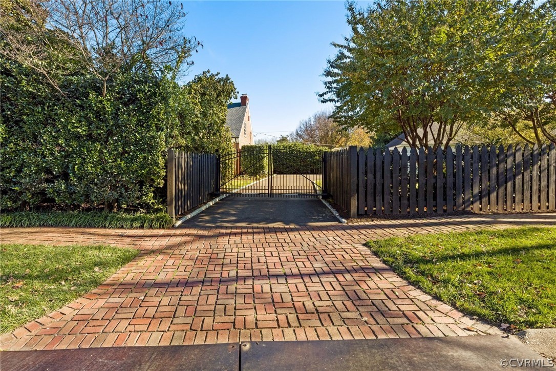 3807 Dover Road Richmond, VA 23221 - Photo 40 of 44 Gated, private side road entrance.