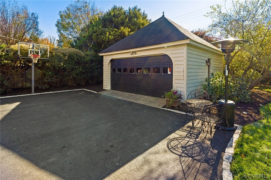 3807 Dover Road Richmond, VA 23221 - Photo 42 of 44 Lots of parking and garage!
