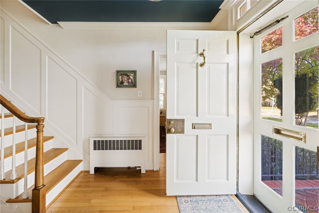 3807 Dover Road Richmond, VA 23221 - Photo 5 of 44 Nice center hall entrance. Hardwood floors throug