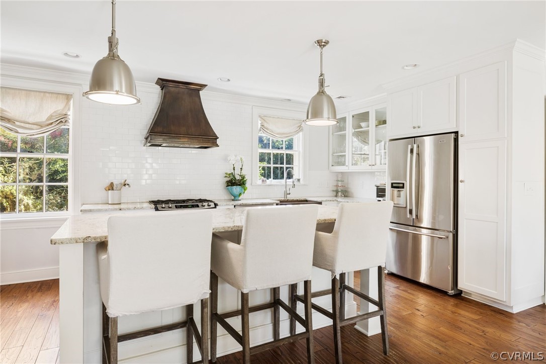 3807 Dover Road Richmond, VA 23221 - Photo 9 of 44 Beautiful custom white cabinets, backsplash and st