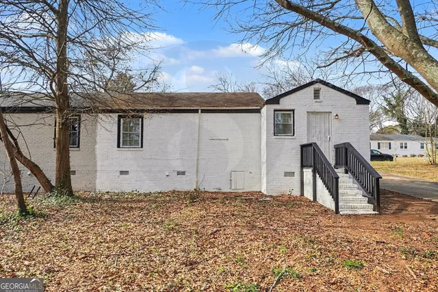 $1,300 | 1716 Lisbon Drive Southwest, Atlanta, GA 30310