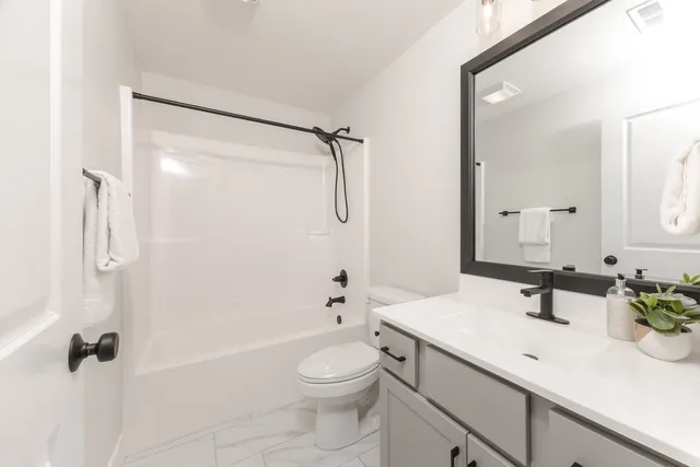 $523,000 | 5207 Finlen Lane, Bloomington, IL 61705