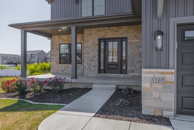 $523,000 | 5207 Finlen Lane, Bloomington, IL 61705
