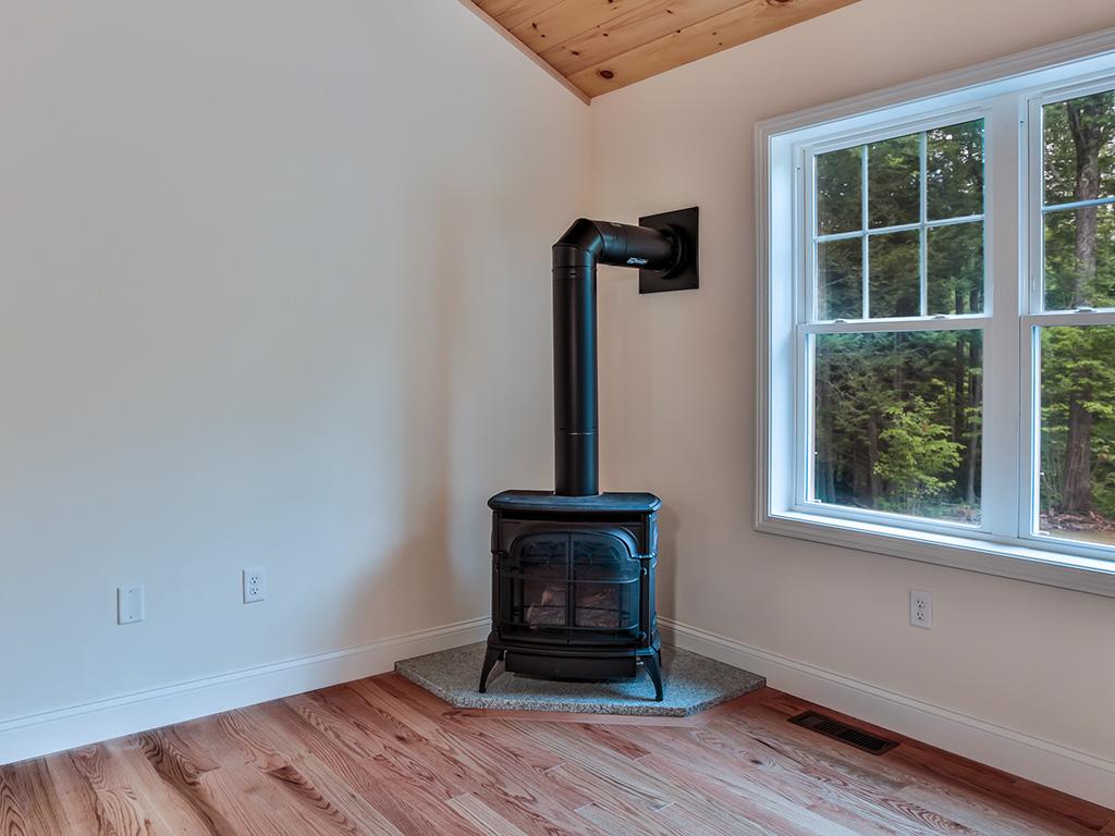 38 Dow Road Mont Vernon, NH 03057 - Photo 15 of 36 Gallery Image 15