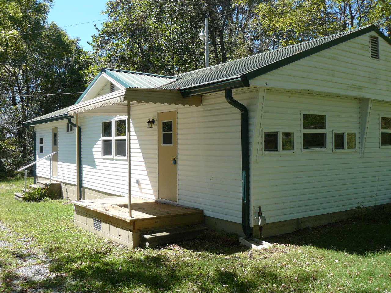 2739 Cave Springs Road Tazewell, TN 37879 - Photo 7 of 20 P1380022