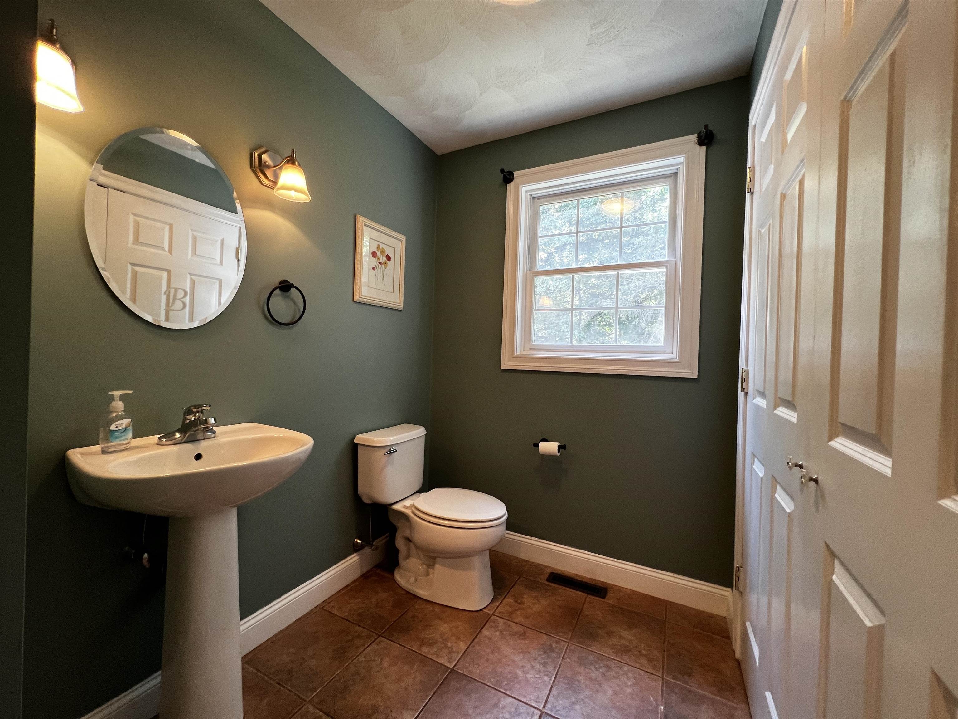 6 Squire Way Stratham, NH 03885 - Photo 16 of 40