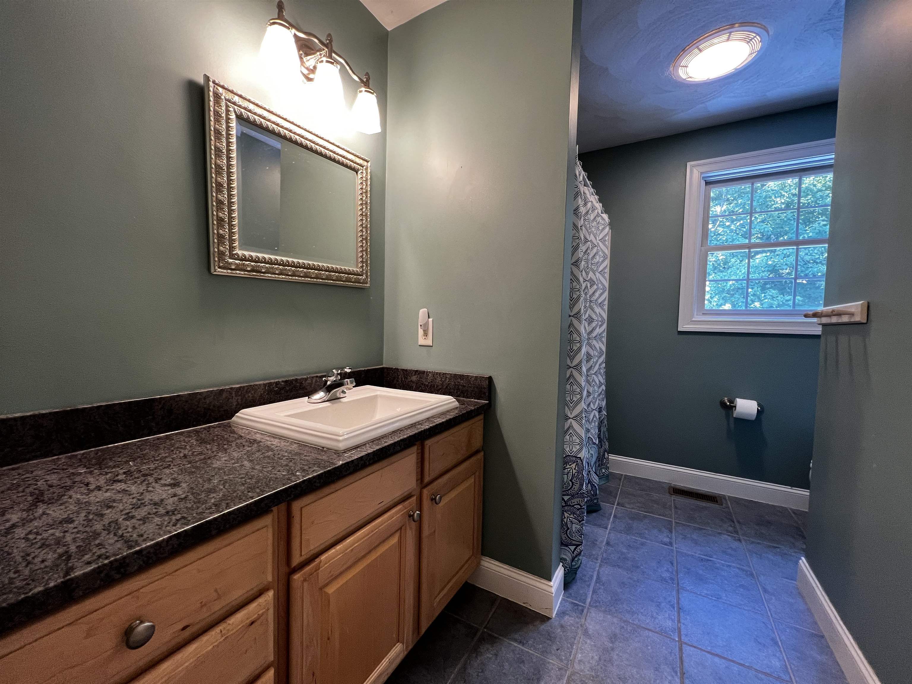 6 Squire Way Stratham, NH 03885 - Photo 31 of 40