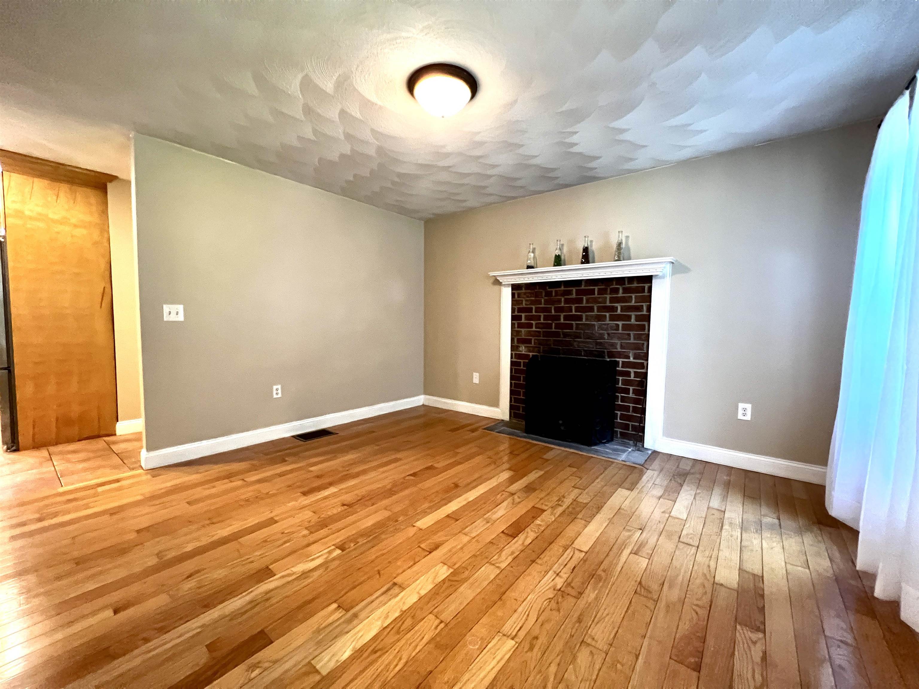 6 Squire Way Stratham, NH 03885 - Photo 7 of 40