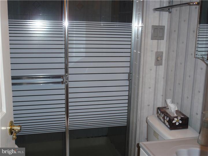 2 Fieldstone Lane Berlin, NJ 08009 - Photo 14 of 25 Bathroom