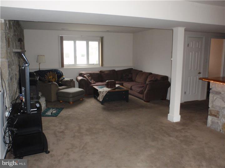 2 Fieldstone Lane Berlin, NJ 08009 - Photo 22 of 25 Family Room
