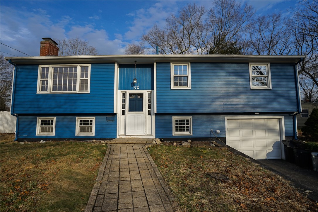32 Stillwater Drive Warwick, RI 02889 - Photo 2 of 19