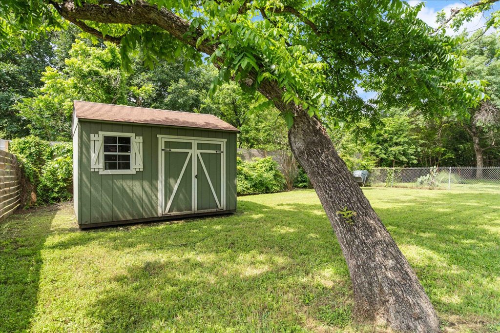 1205 Ruth Avenue Austin, TX 78757 - Photo 27 of 30