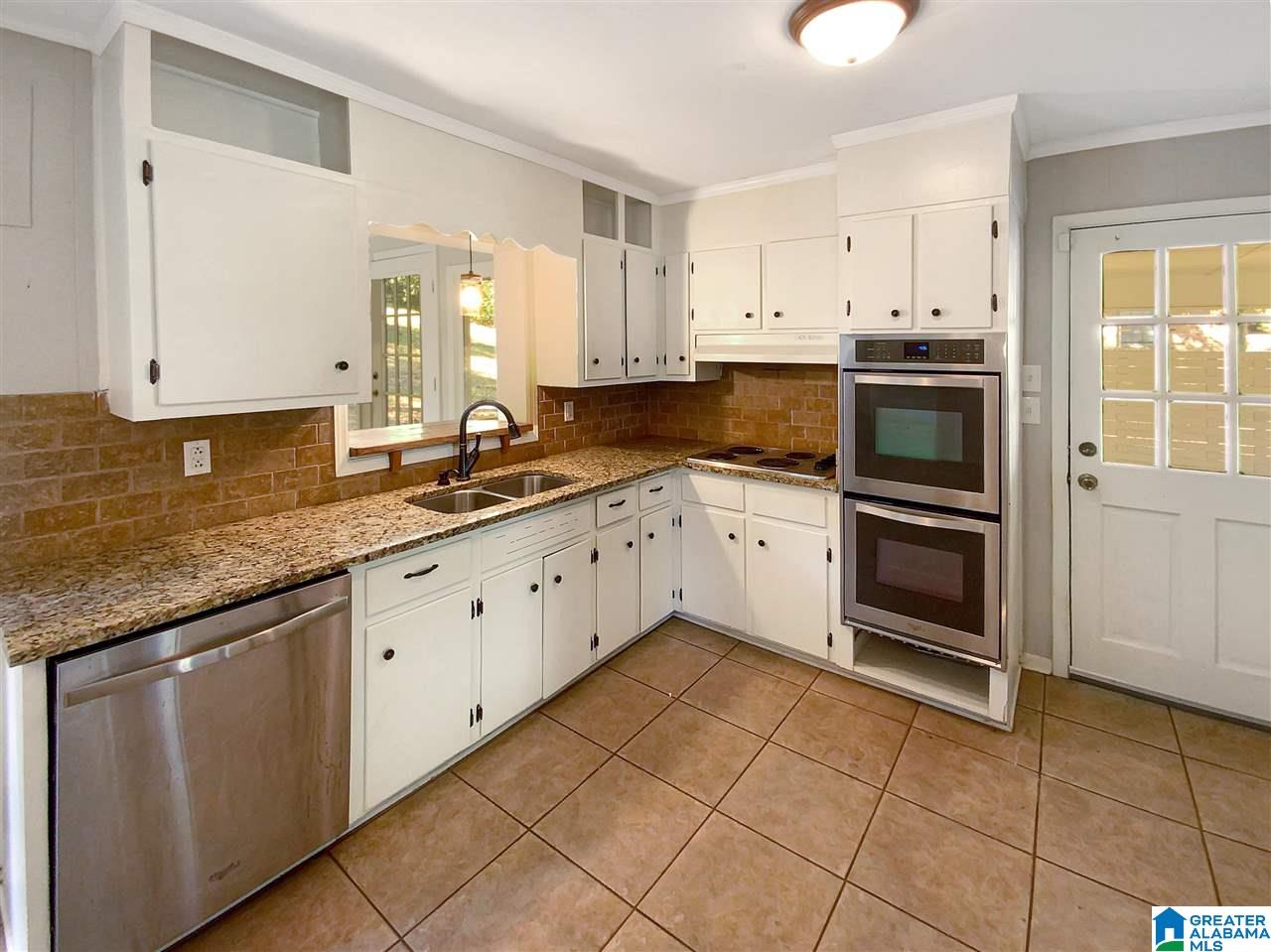 2208 Blue Ridge Boulevard Birmingham, AL 35226 - Photo 4 of 20