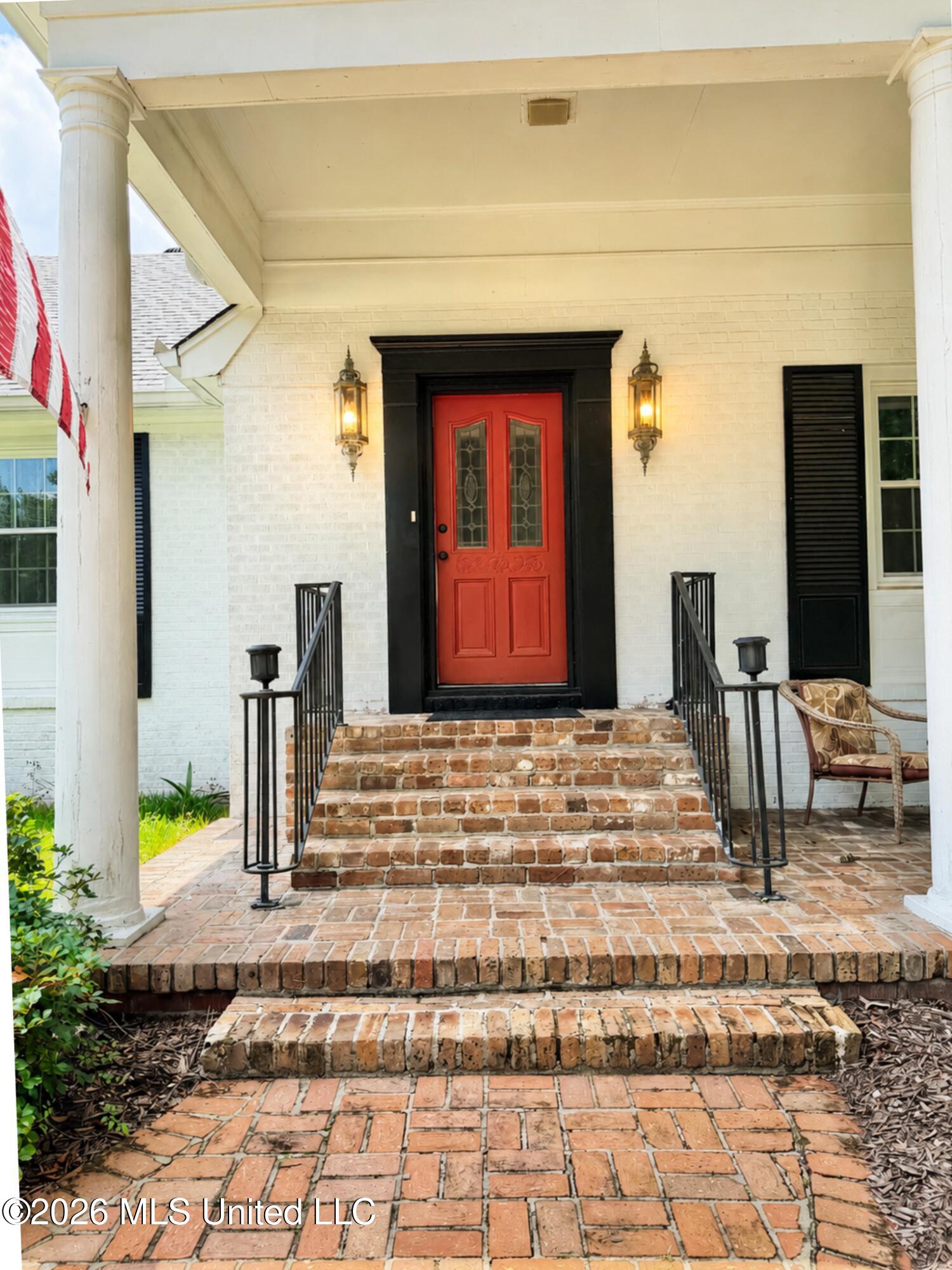1640 Old Bay Springs Road Laurel, MS 39440 - Photo 2 of 38 Front Entrance