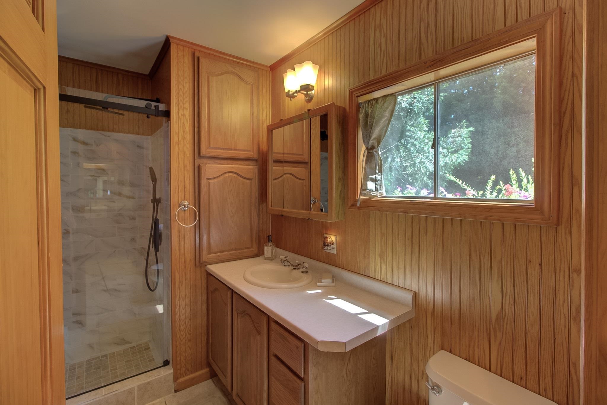 1160 Blockhouse Point Road North Hero, VT 05474 - Photo 29 of 60