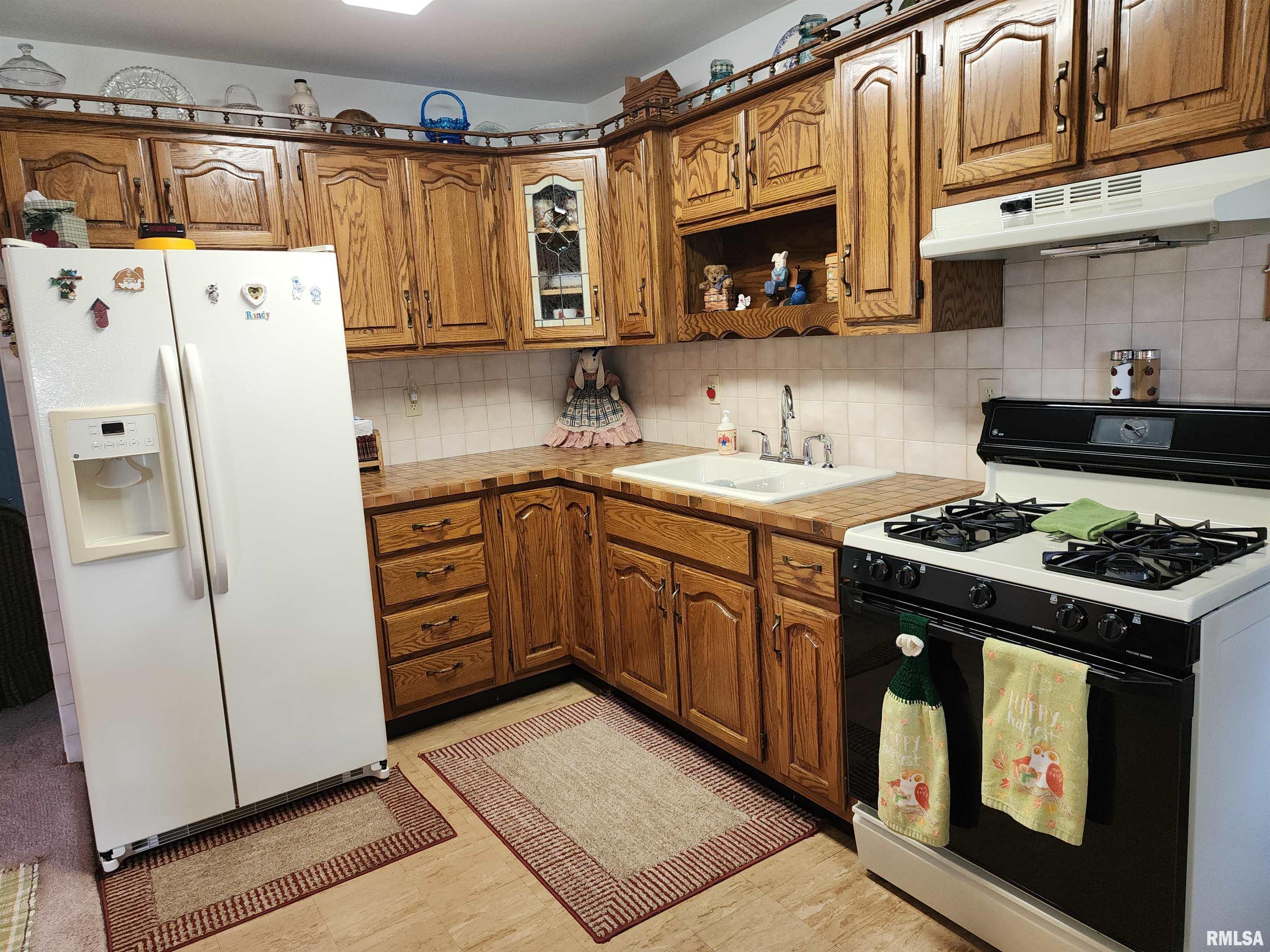 503 Northeast 1st Street Atlanta, IL 61723 - Photo 12 of 25