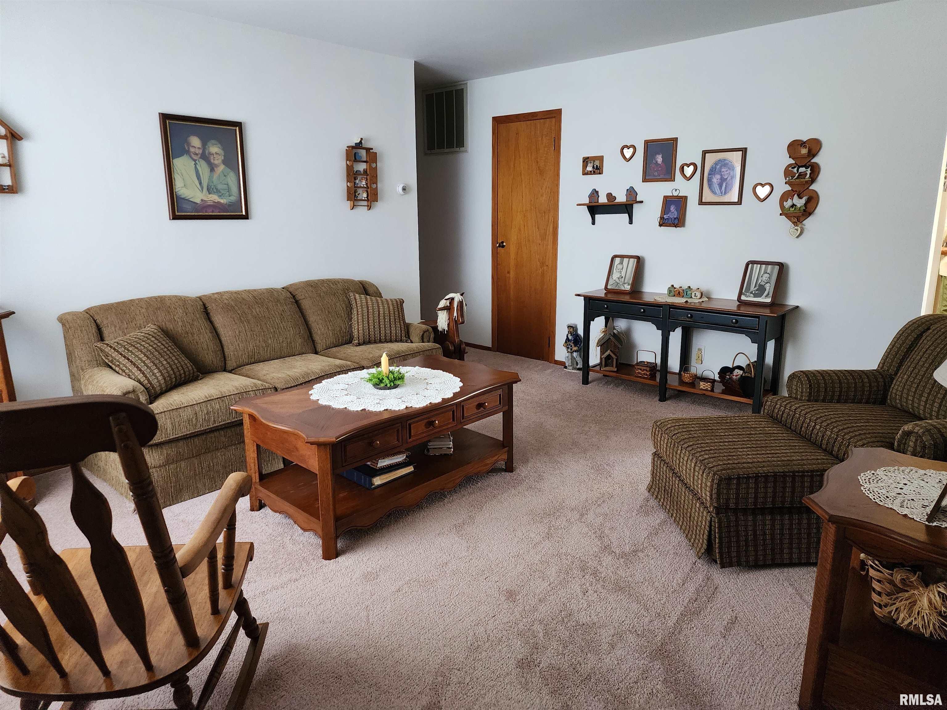 503 Northeast 1st Street Atlanta, IL 61723 - Photo 8 of 25