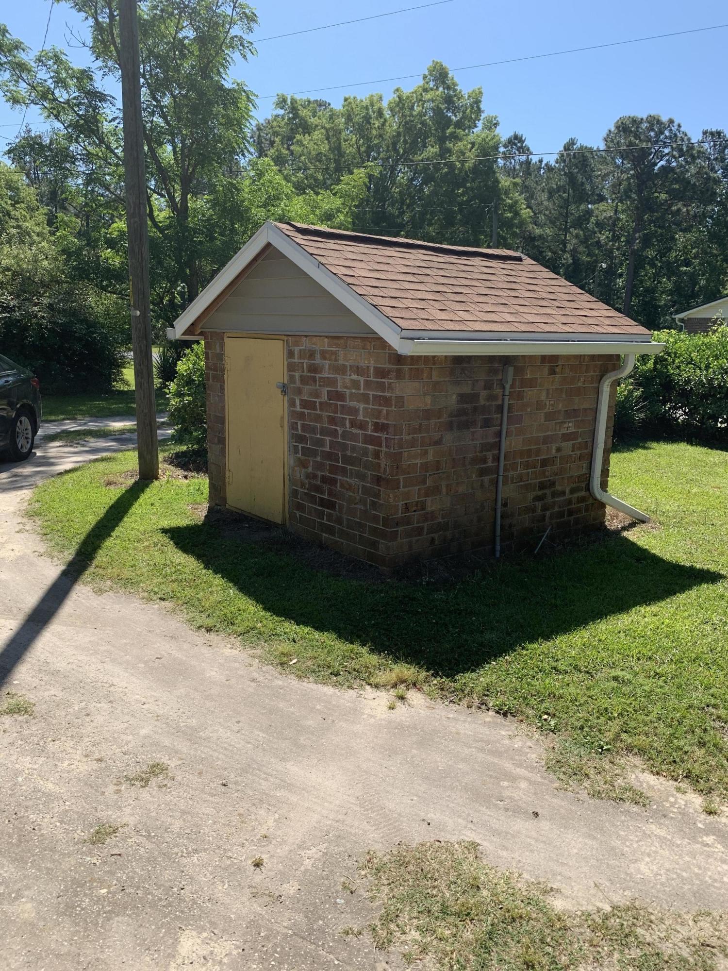 1108 Spring Plains Road Cross, SC 29436 - Photo 16 of 16 Laundry House