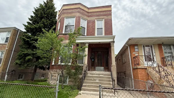$2,100 | 2022 North Lawler Avenue, Unit 2, Chicago, IL 60639