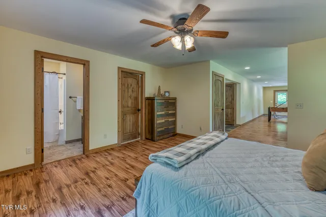 $889,000 | 410 Eagle Ridge Road, Roan Mountain, TN 37687