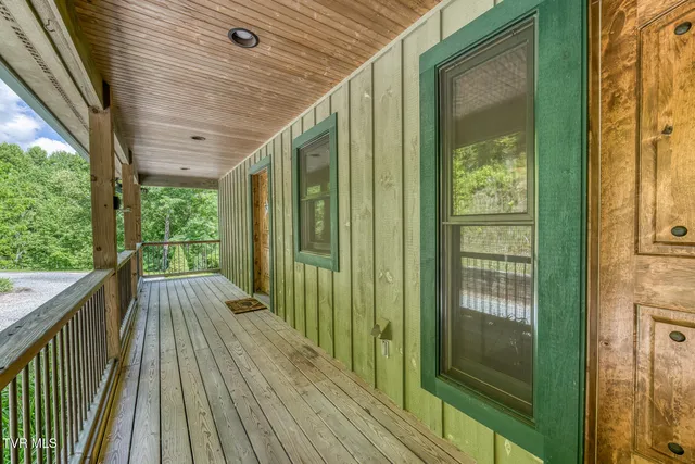 $889,000 | 410 Eagle Ridge Road, Roan Mountain, TN 37687