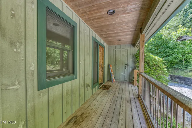 $889,000 | 410 Eagle Ridge Road, Roan Mountain, TN 37687