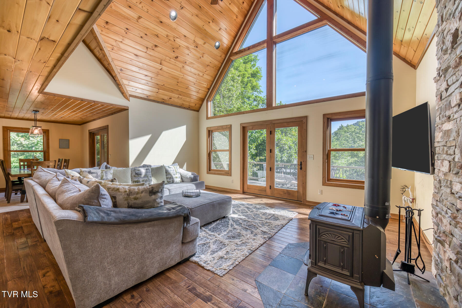 410 Eagle Ridge Road Roan Mountain, TN 37687 - Photo 7 of 89 410 Eagle Ridge Rd-19