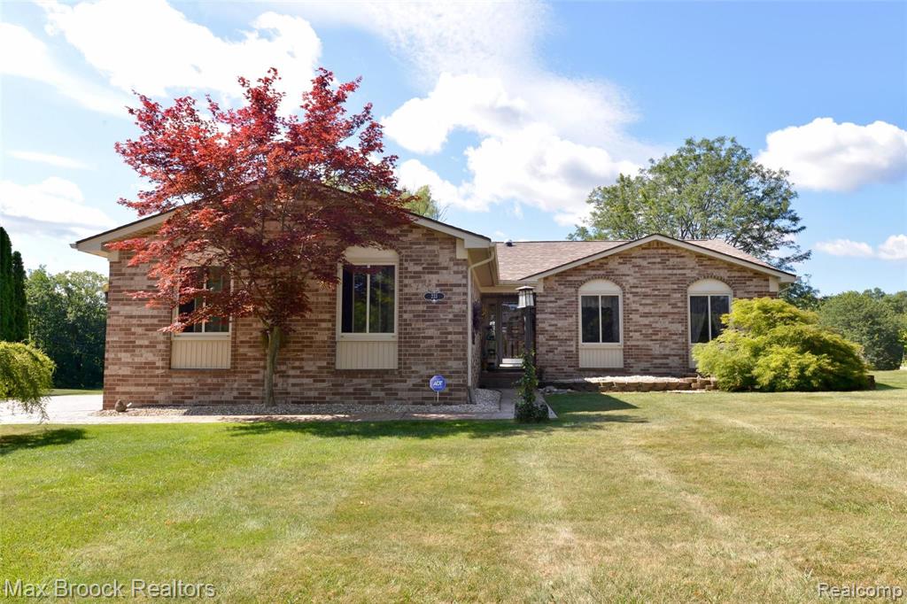 233 Coldiron Drive Rochester Hills, MI 48307 - Photo 1 of 24