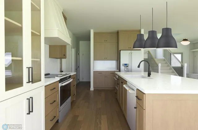 $797,000 | 2732 69th Avenue South, Fargo, ND 58104