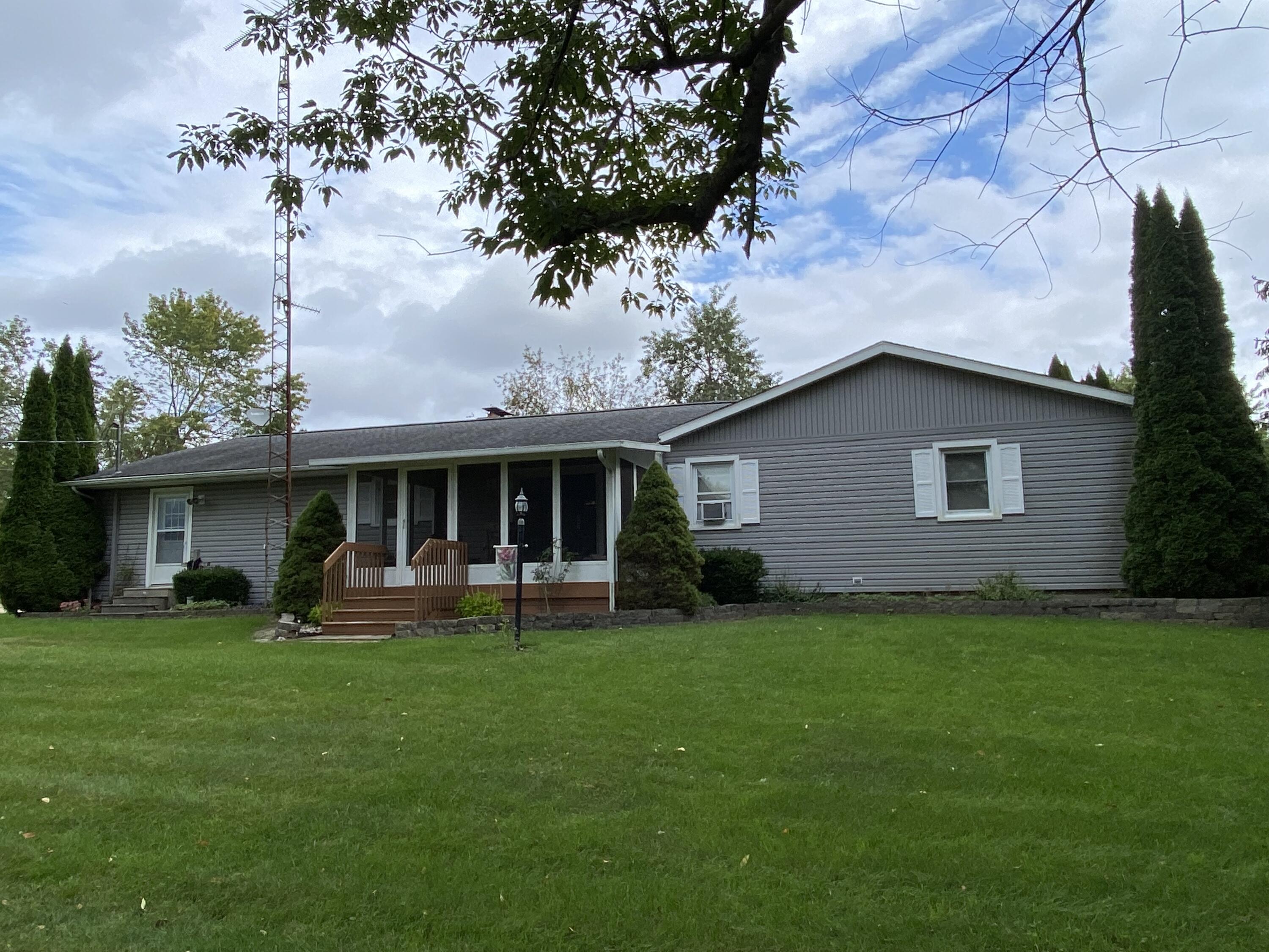3900 Abbott Road Reading, MI 49274 - Photo 2 of 47 3900 Abbott (39)