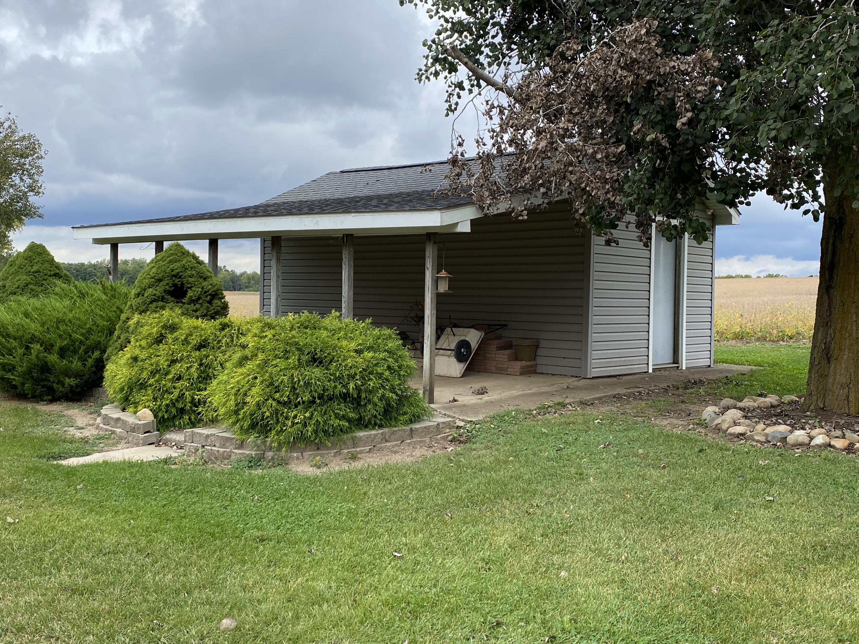 3900 Abbott Road Reading, MI 49274 - Photo 5 of 47 3900 Abbott (33)