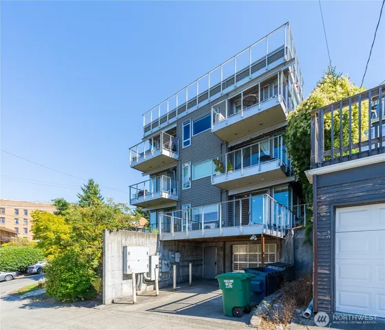 $7,500 | 2731 Boylston Avenue East, Unit 300, Seattle, WA 98102