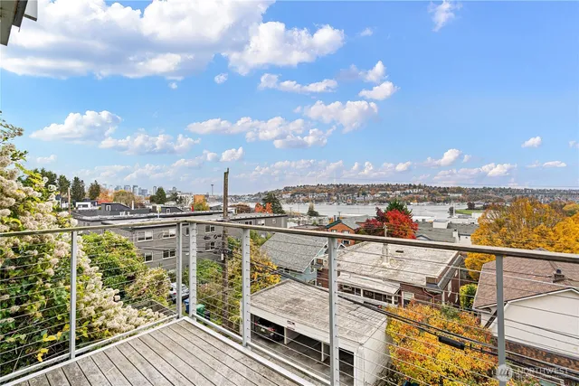 $7,500 | 2731 Boylston Avenue East, Unit 300, Seattle, WA 98102