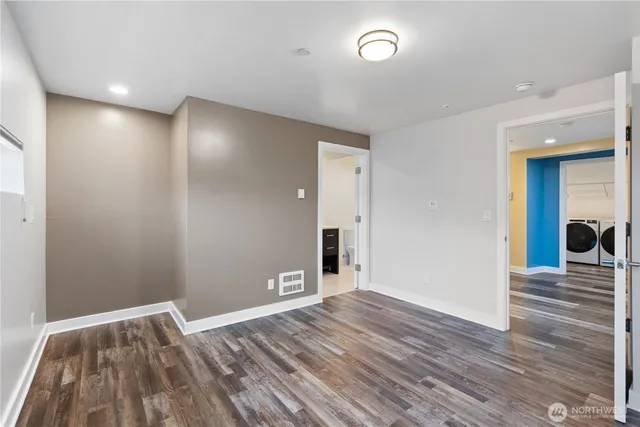 $7,500 | 2731 Boylston Avenue East, Unit 300, Seattle, WA 98102