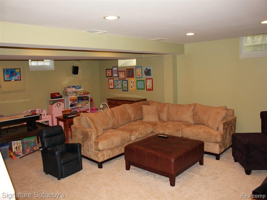19690 Beverly Road Franklin, MI 48025 - Photo 18 of 23 Lower Level