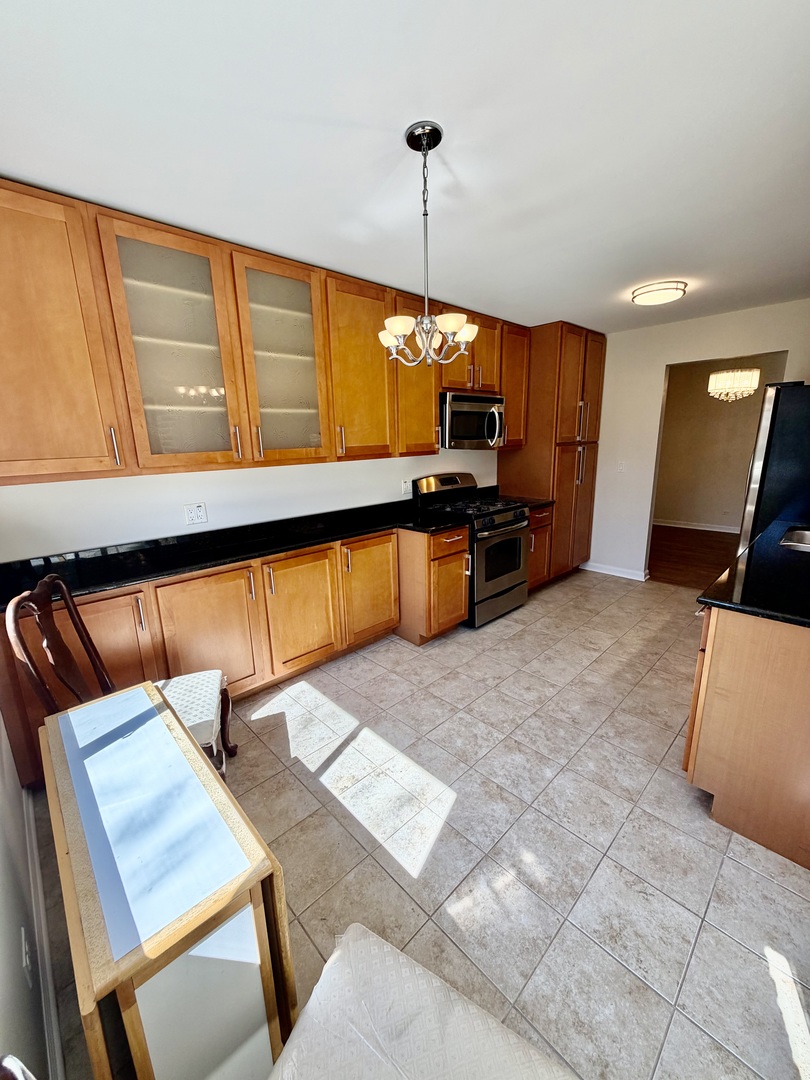 1053 Scanlon Drive, Unit A1 Wheeling, IL 60090 - Photo 7 of 20