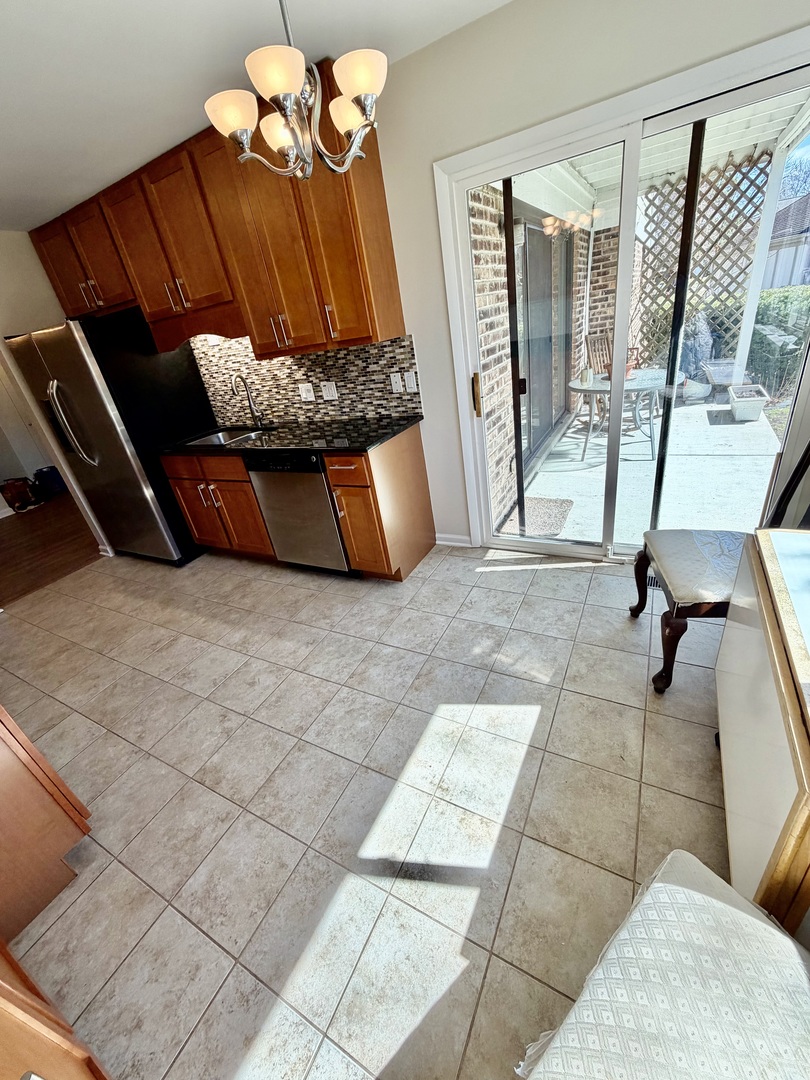 1053 Scanlon Drive, Unit A1 Wheeling, IL 60090 - Photo 8 of 20