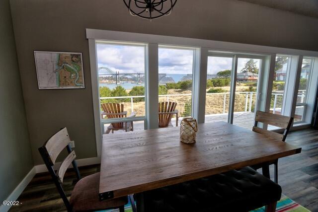370 Southwest 29th Street Newport, OR 97366 - Photo 7 of 26 Dining Area
