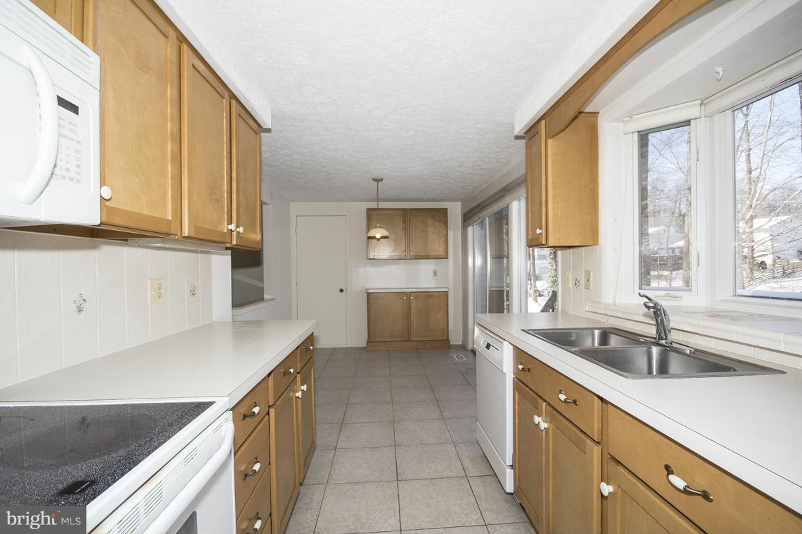 50 Boxthorn Road Abingdon, MD 21009 - Photo 9 of 30 Kitchen