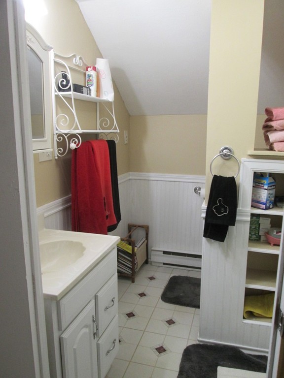 119 Ridgewood Avenue Holyoke, MA 01040 - Photo 16 of 28 Gallery Image 16