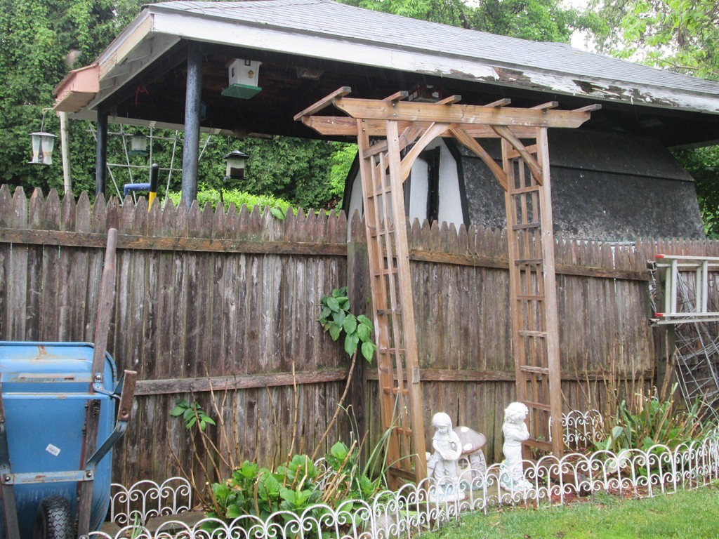 119 Ridgewood Avenue Holyoke, MA 01040 - Photo 23 of 28 Gallery Image 23