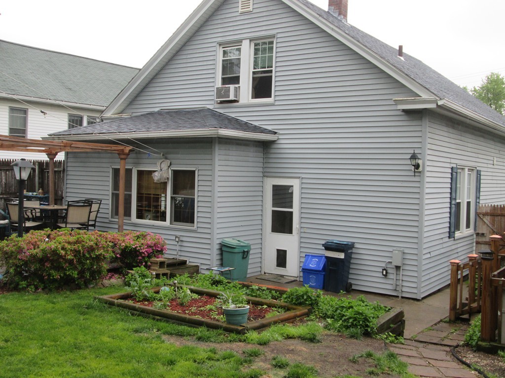 119 Ridgewood Avenue Holyoke, MA 01040 - Photo 27 of 28 Gallery Image 27