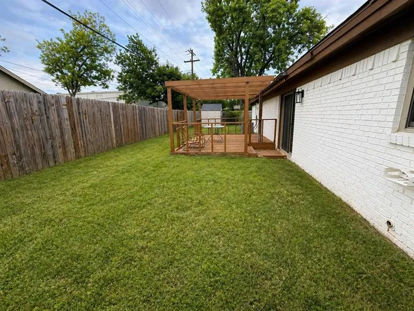 $2,200 | 812 Irwin Drive, Hurst, TX 76053